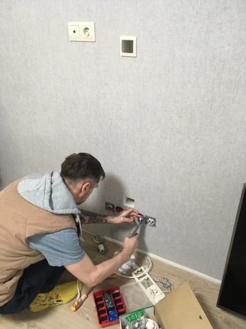 Интересная идея, как скрыть провода. 01