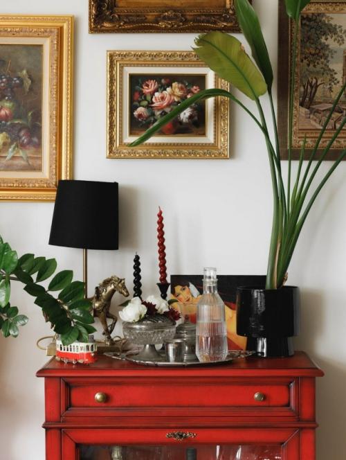 Очень атмосферный проект, где интерьер стал не просто фоном, а продолжением семейной истории. 05