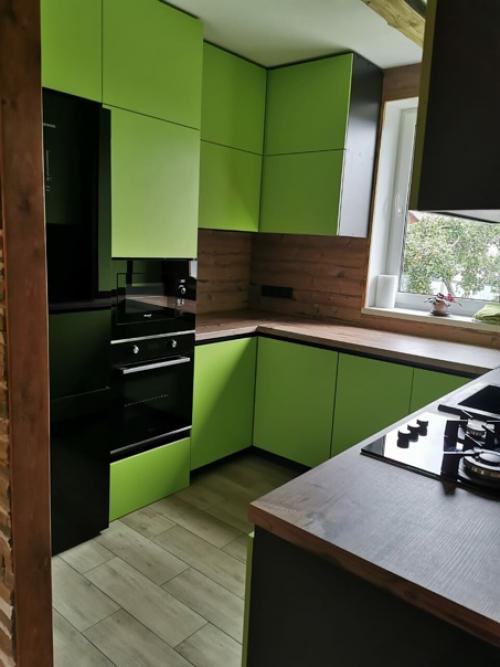 Наш подписчик своим ремонтом на даче делится. 06