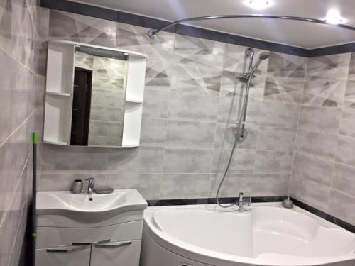 Закончили полностью ванную комнату. 01