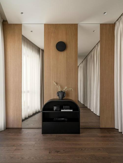 Проект от Planka Buro - пример того, как можно объединить эстетику, функциональность и гармонию с природой в большом городском пространстве. 07