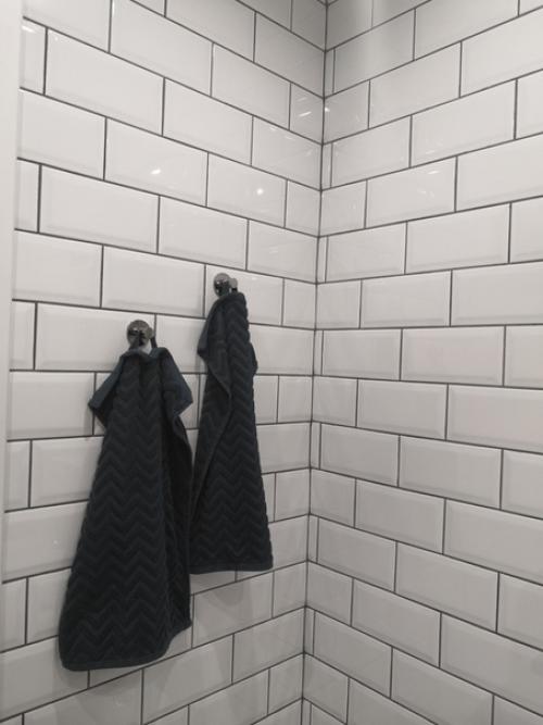 Анон!  Промахнулась с плиткой на полу, в интерьере оказался слишком Тёплым оттенком. 05