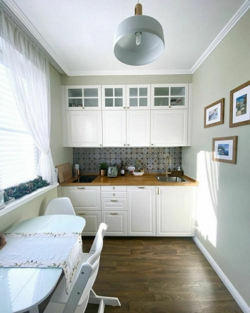 Особенного внимания тут заслуживает кухня. 02