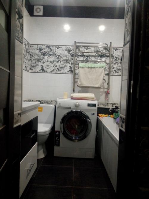 Наша черно-белая ванна, осталось докупить мелочи (дозатор для мыла, стакан для зуб.