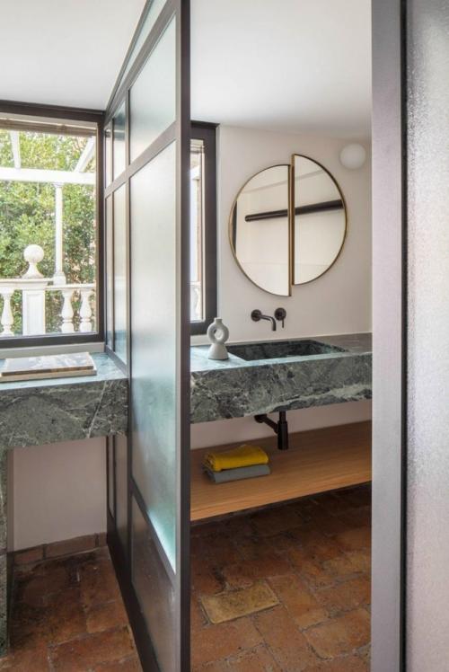 Маленький дом на виале - ди - трастевере получил новое звучание благодаря архитекторам Studiotamat. 04