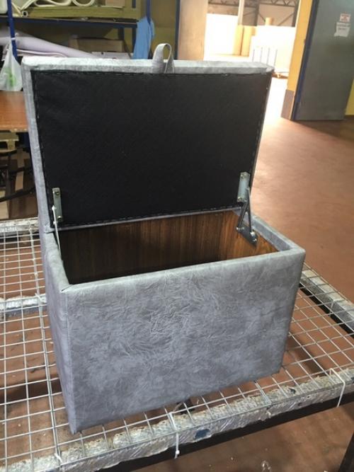 Делал ремонт на балконе, заодно соорудил диванчик с местом для хранения. 03