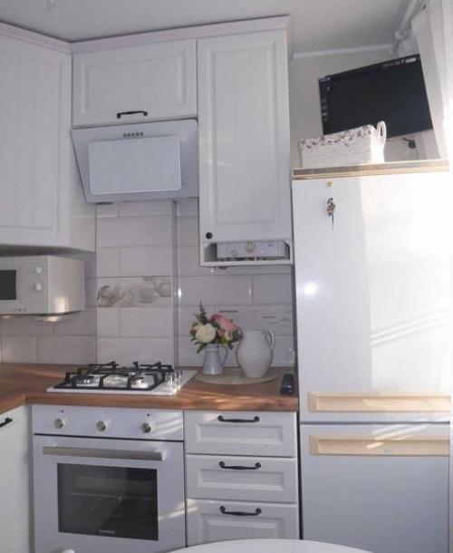 А вы говорите, что нереально сделать кухню на 5 кв. 05