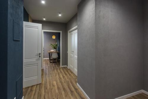 Интерьер квартиры в темной цветовой гамме. 09