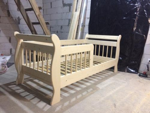 Раз уж тут все хвалятся сделал вот такую кроватку для своей дочи! 03
