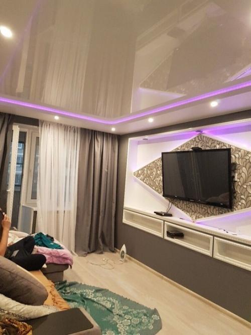 С cыном вместе наводили красоту в гостиной. 03