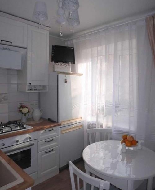 А вы говорите, что нереально сделать кухню на 5 кв. 06