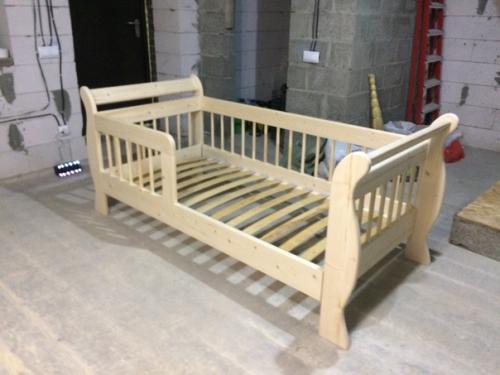 Раз уж тут все хвалятся сделал вот такую кроватку для своей дочи! 02