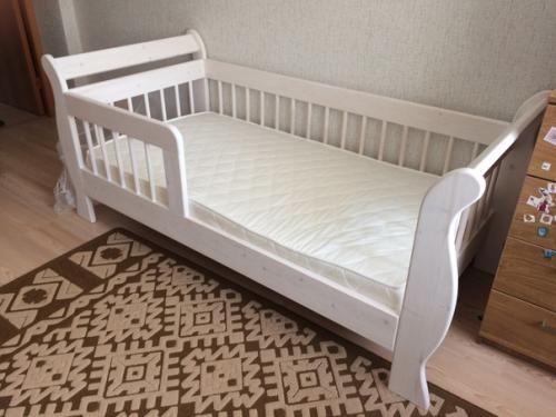 Раз уж тут все хвалятся сделал вот такую кроватку для своей дочи!