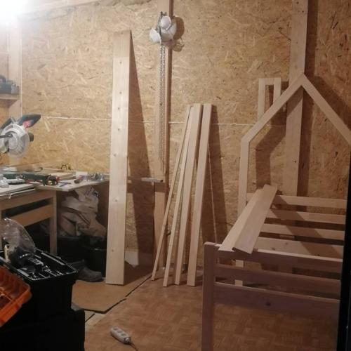 Сделал дочке кроватку делал из массива. 01