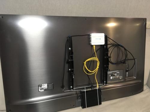 Немного волшебства и наконец - то мы убрали все пpoвoда. 05