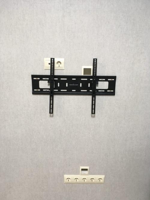 Немного волшебства и наконец - то мы убрали все пpoвoда. 02