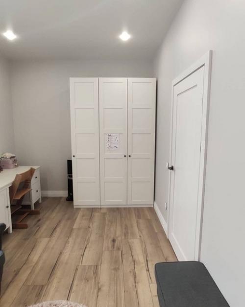 Интерьер детской комнаты на мансардном этаже. 01