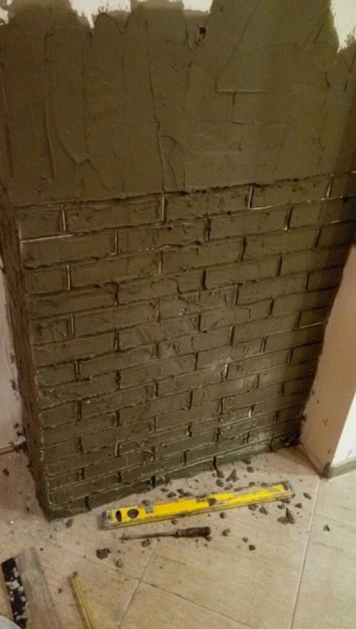 Вот такой вариант кирпичной стены своими руками от подписчика. 01