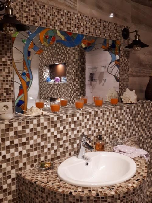 Душ 7 м 2. вход из спальни, дверь стеклянная. 04