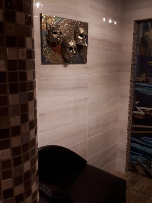 Душ 7 м 2. вход из спальни, дверь стеклянная. 05