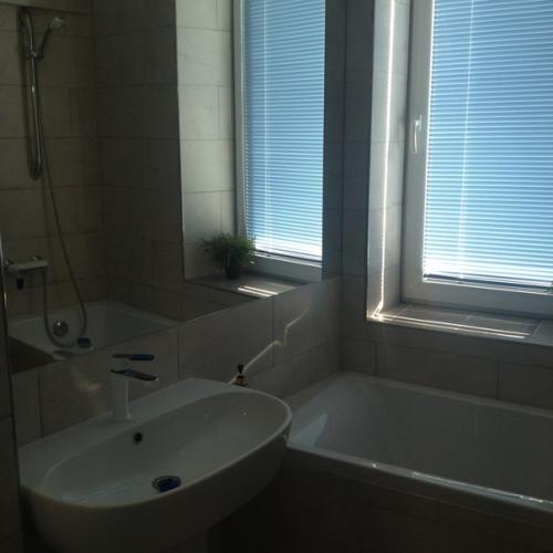 Закончили в прошлом году ремонт/реновацию в небольшом историческом частном доме которому более 200 лет. 01