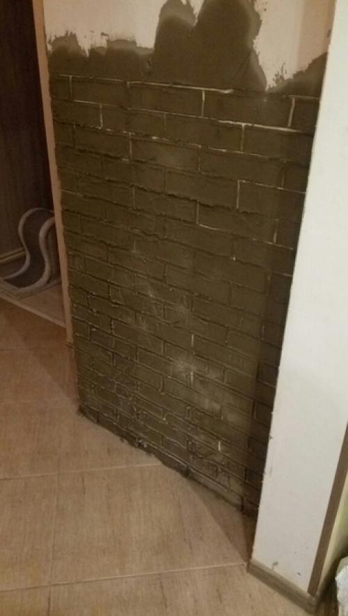 Вот такой вариант кирпичной стены своими руками от подписчика. 02