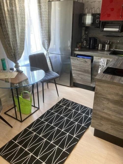 Шкаф - диван - окно. 01