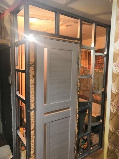 Вот так вот преобразилась ванная комната в золотых руках мужа нашей подписчицы. 01