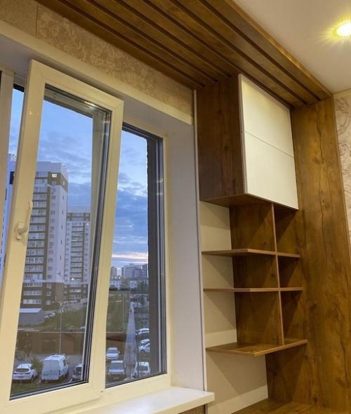 Очень понравилась идея с установкой шкафов у окна. 02