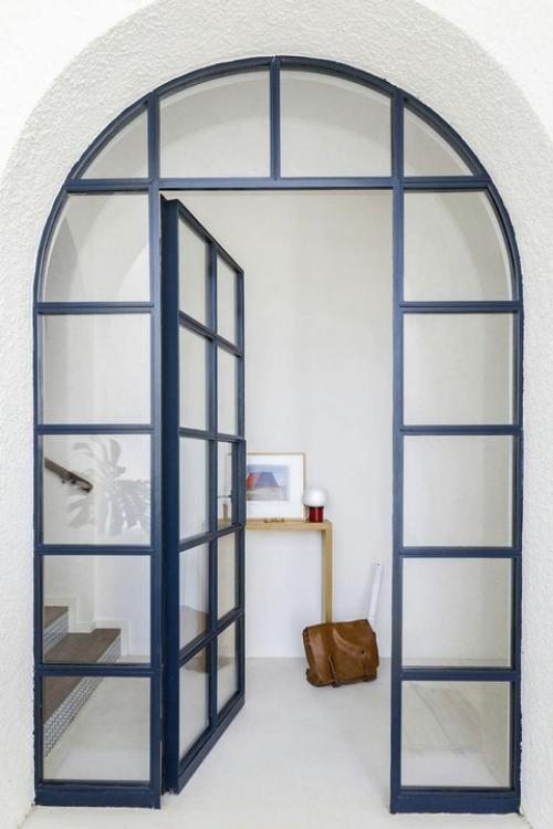 У ионического моря стоит дом с уникальным иллюминатором! 04