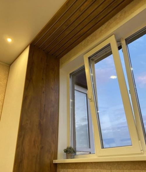 Очень понравилась идея с установкой шкафов у окна. 07