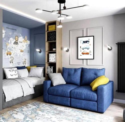 Как удачно вписали синий цвет в интерьер квартиры!