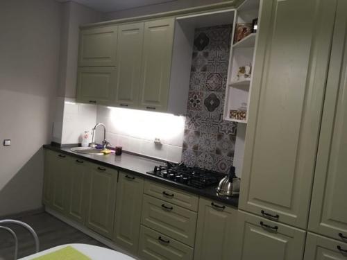 Не все же кухни должны быть белыми. 03