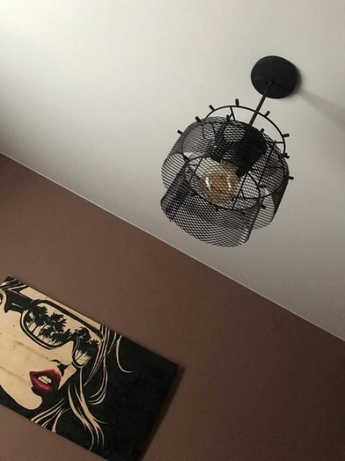 Женщина тоже может самостоятельно сделать ремонт в квартире. 06