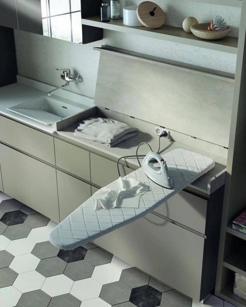 В многоэтажных домах всегда санузлы небольшие.