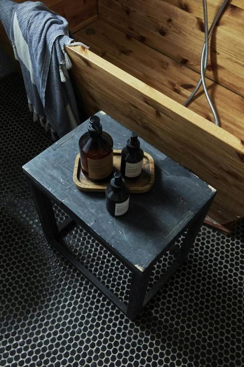 Летний дом в Дании был создан как уютное убежище и творческое пространство, тесно связанное с природой. 05