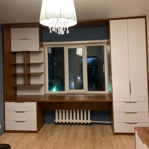 Размещение рабочего места у окна - спорное решение. 04