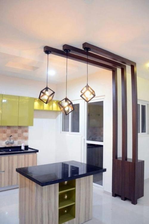 Рейки в интерьере, будь то в виде перегородки, на потолке или на стене: 01