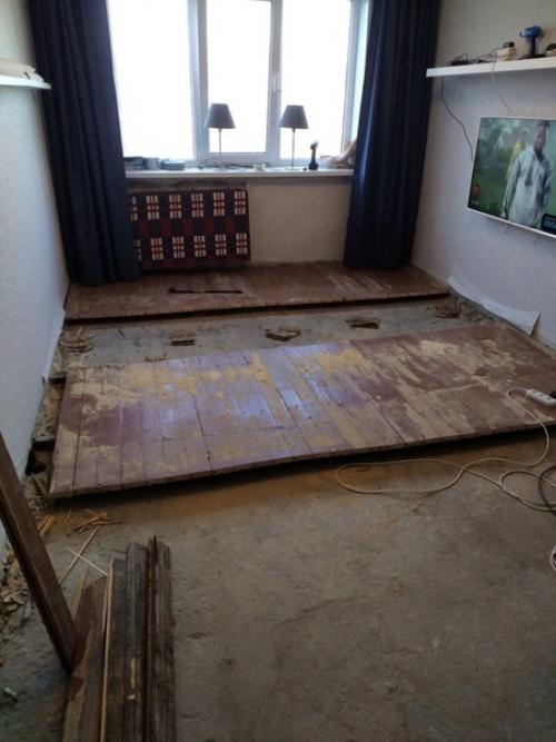 Капитальный ремонт в спальне родителей сделали.