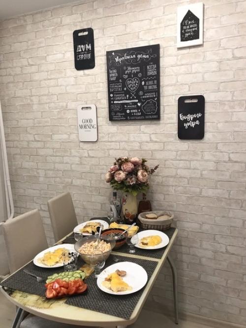 Подскажите, чем можно украсить стену. 02