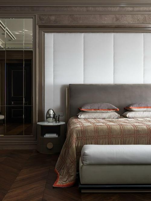 Яркая живопись, ковры и этнические мотивы - необычный и тёплый офис в Уфе. 07