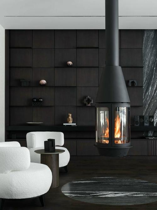 Современный дом с камином и панорамными окнами в Подмосковье. 01