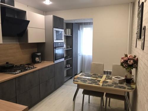 Подскажите, чем можно украсить стену. 01