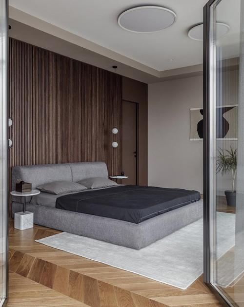 На 18-м этаже нового здания находится квартира площадью 120 квадратных метров. 01