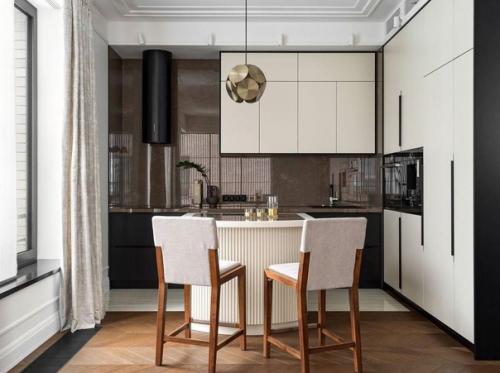 Заказчики приобрели квартиру в новом столичном жилом комплексе и обратились в студию Real Design за разработкой интерьера. 02