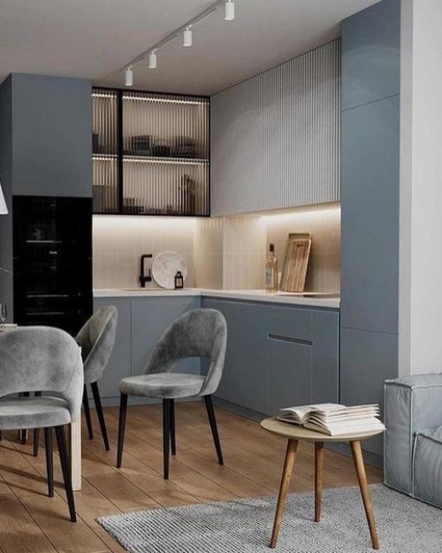 Кому-то очень нравится синий. 01