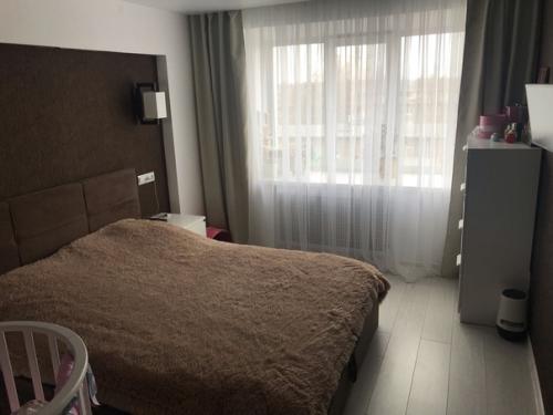 Сделал ремонт своими силами, делал только когда был свободен от работы. 09