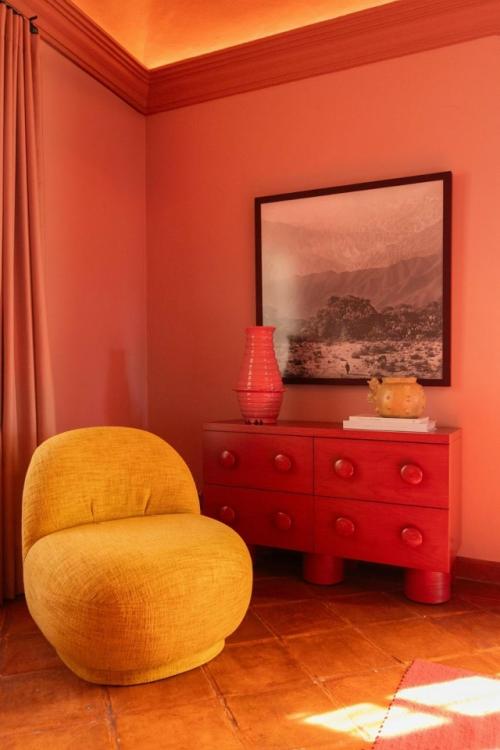 Розовый дом в сан - Мигель - де - Альенде сочетает колониальное наследие и современный взгляд на дизайн. 06